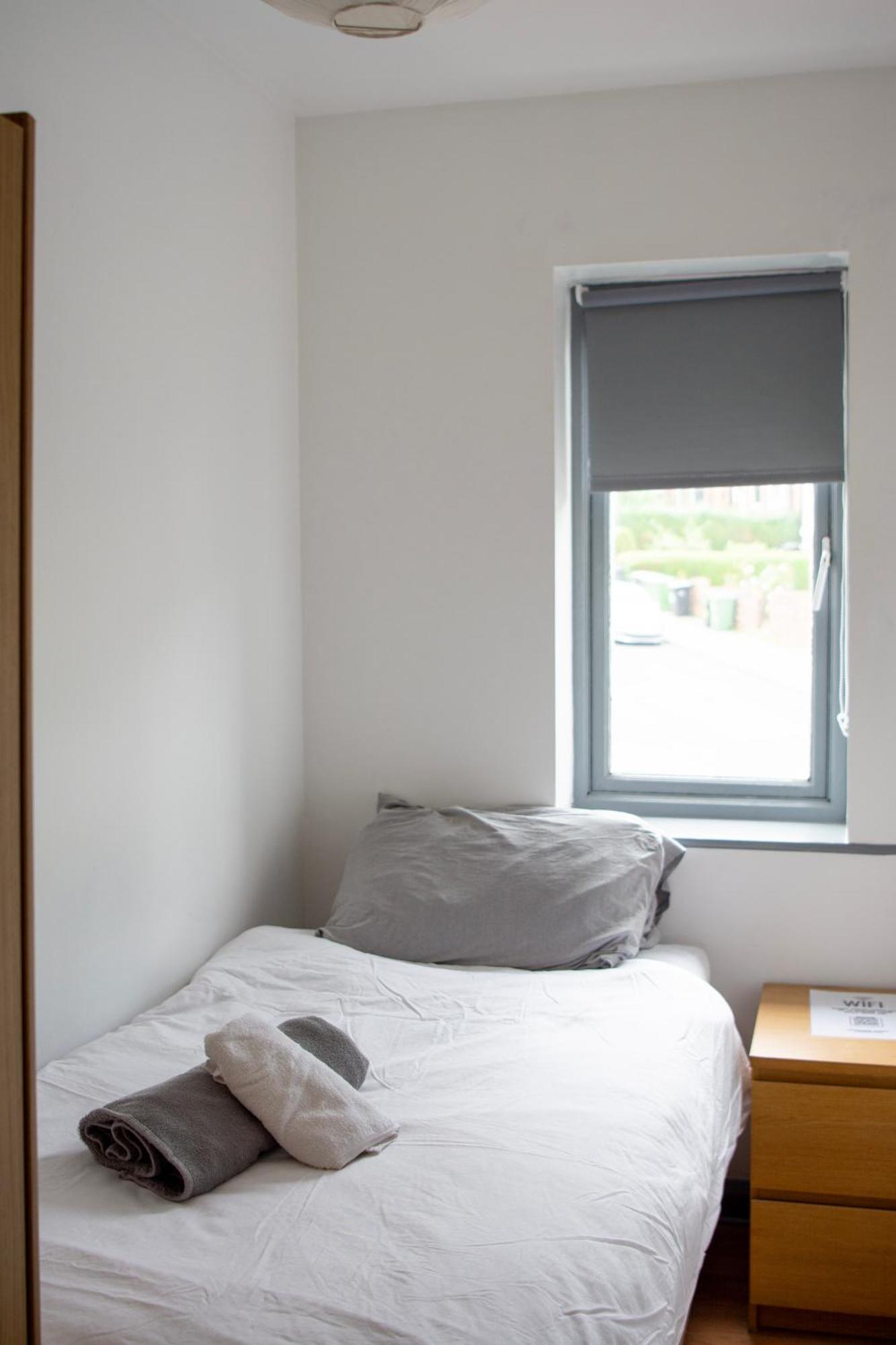 Well-Equipped 4 Bedroom House Close To City Centre Leeds  Kültér fotó