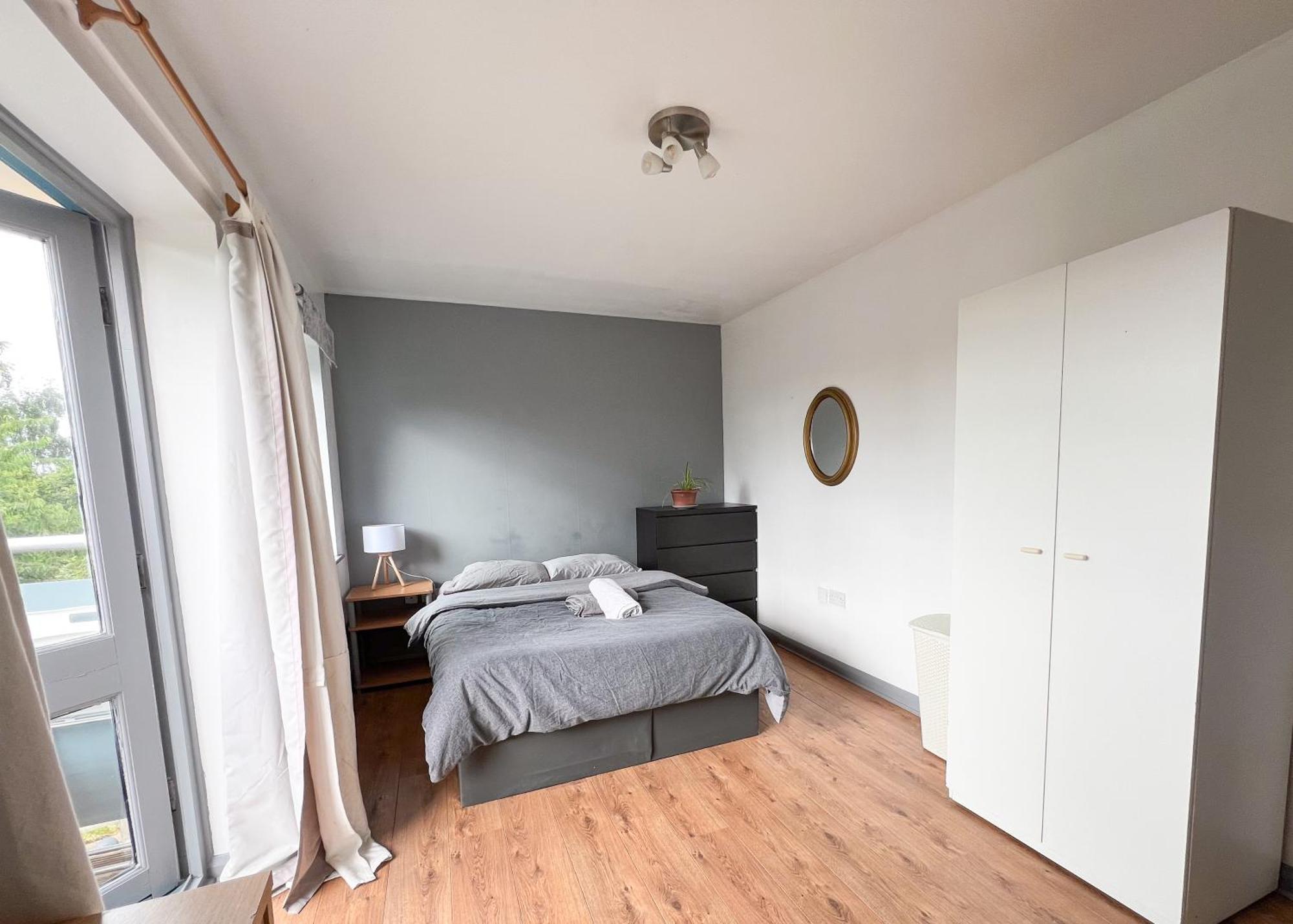 Well-Equipped 4 Bedroom House Close To City Centre Leeds  Kültér fotó