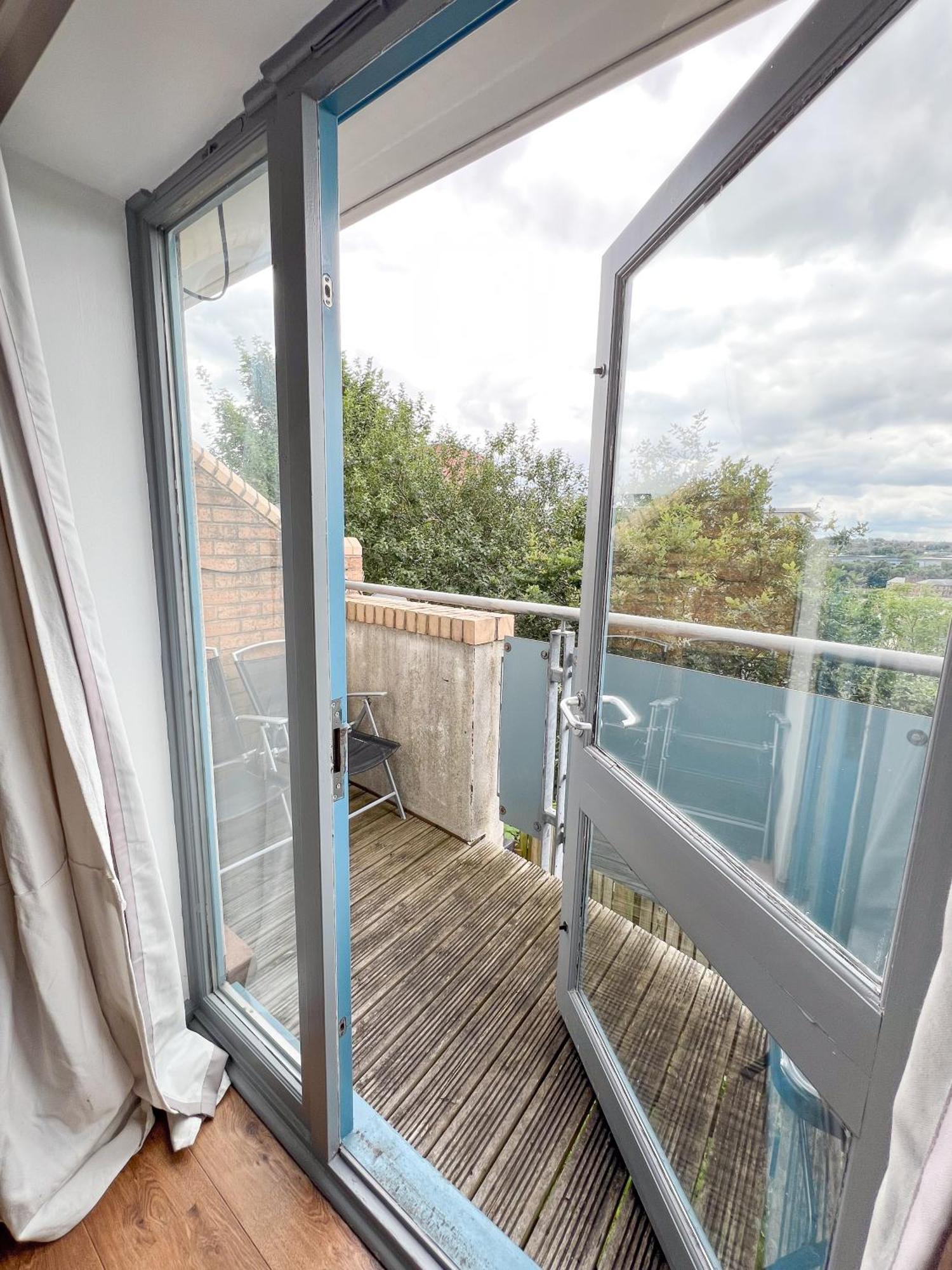 Well-Equipped 4 Bedroom House Close To City Centre Leeds  Kültér fotó